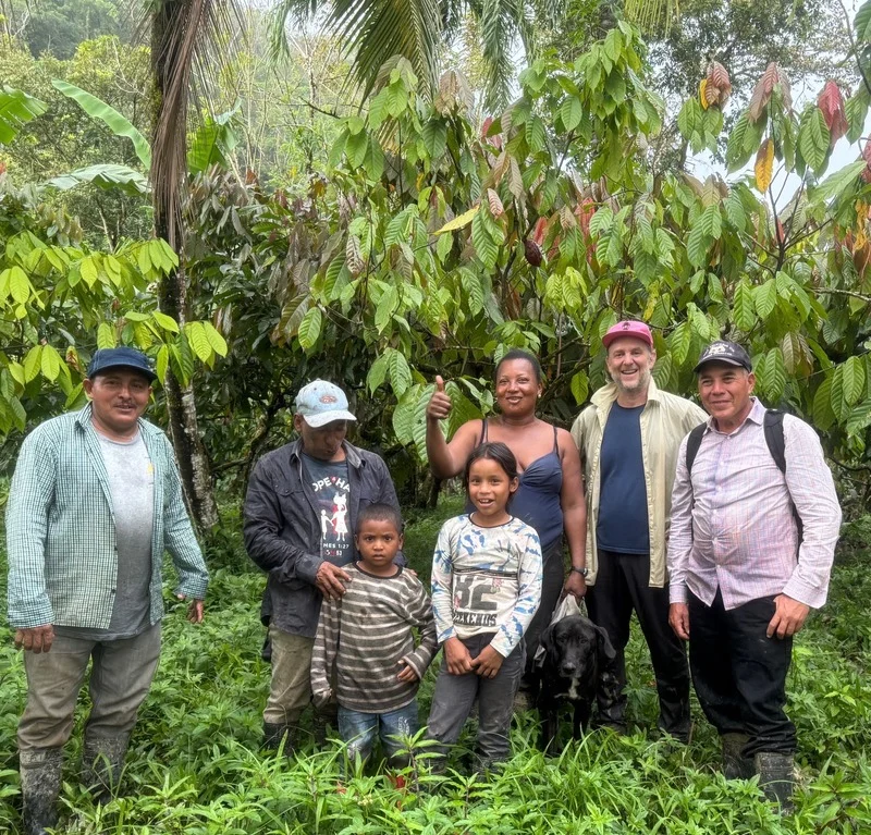 Cacao producers and families in the field